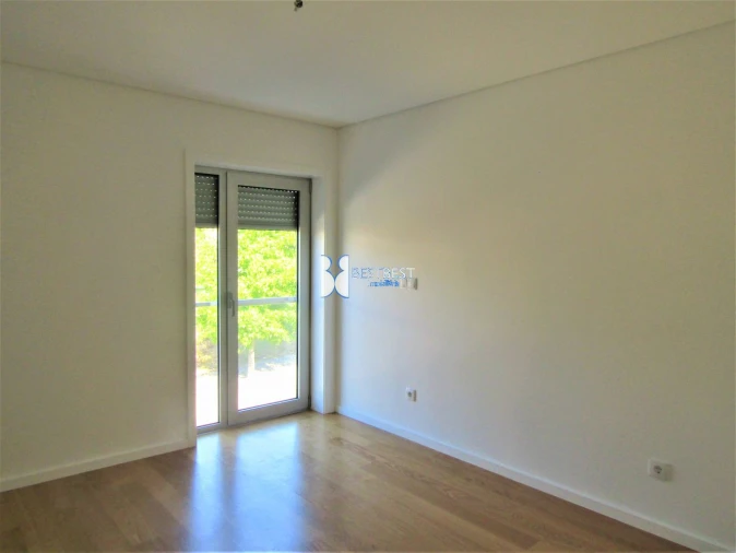 Moradia T3 para Venda em Requião Foto 9