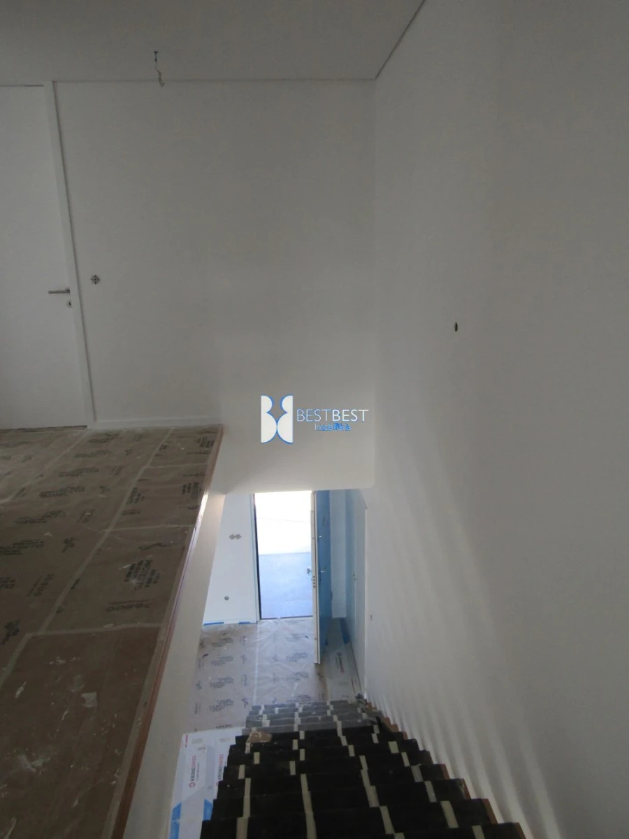 Moradia T3 para Venda em Requião Foto 19