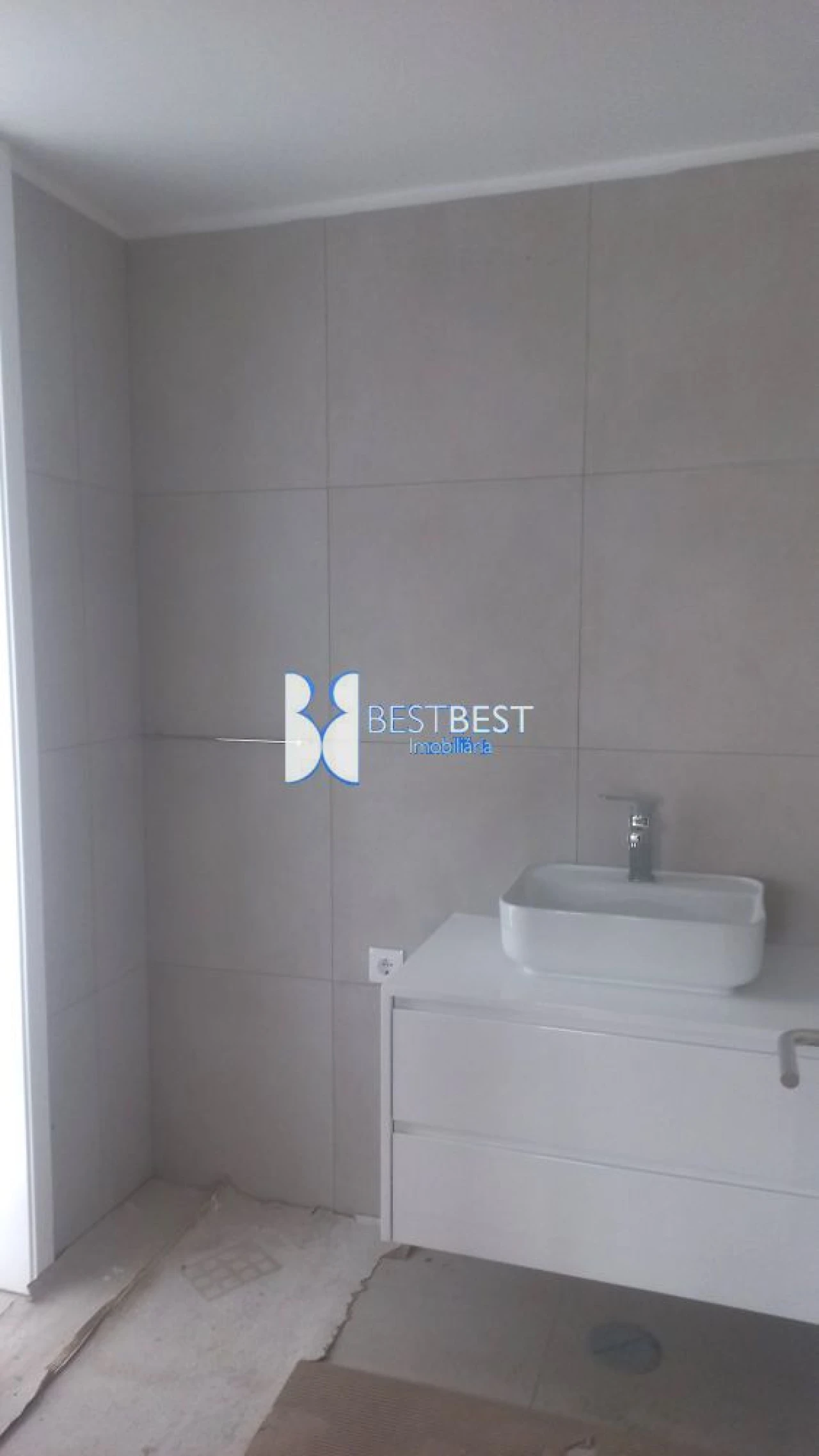 Moradia T3 para Venda em Requião Foto 6