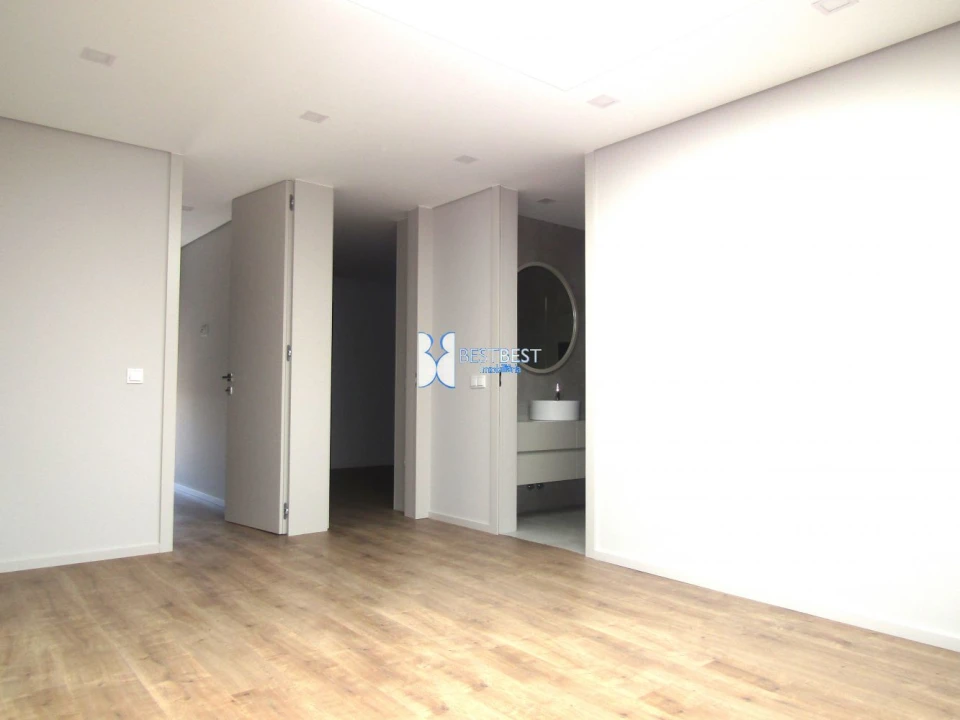 Moradia T4 para Venda em Ribeirão Foto 26