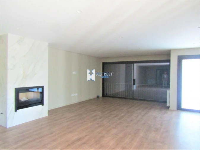 Moradia T4 para Venda em Ribeirão Foto 6