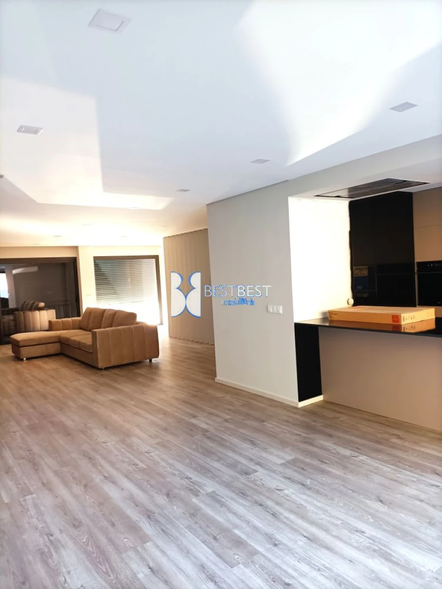 Moradia T4 para Venda em Ribeirão Foto 1