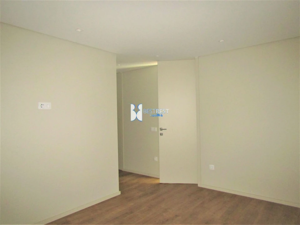 Moradia T4 para Venda em Ribeirão Foto 17