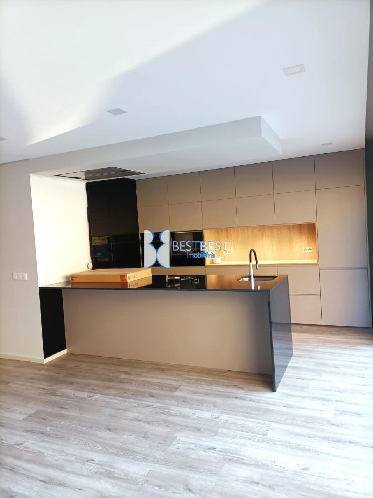 Moradia T4 para Venda em Ribeirão Foto 2