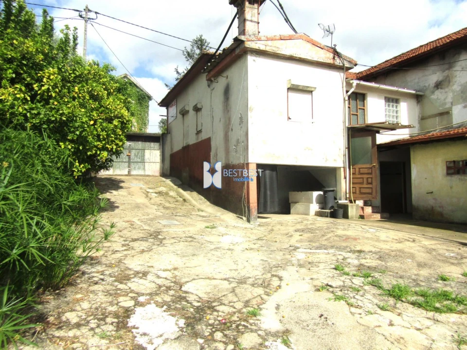 Moradia T6 para Venda em Bougado (São Martinho e Santiago) Foto 2