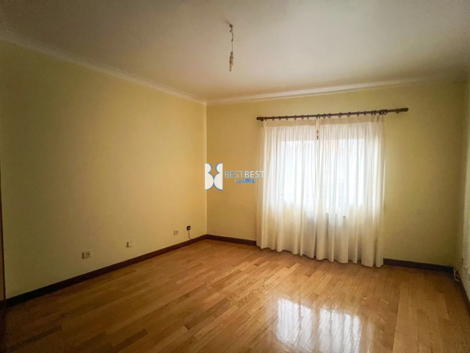 Apartamento T3 para Venda em Campanhã Foto 16