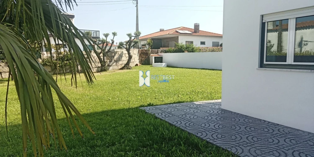 Moradia T3 para Venda em Belinho e Mar Foto 1