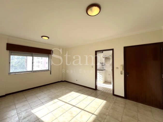 Apartamento T1 para Venda em Loures Foto 4