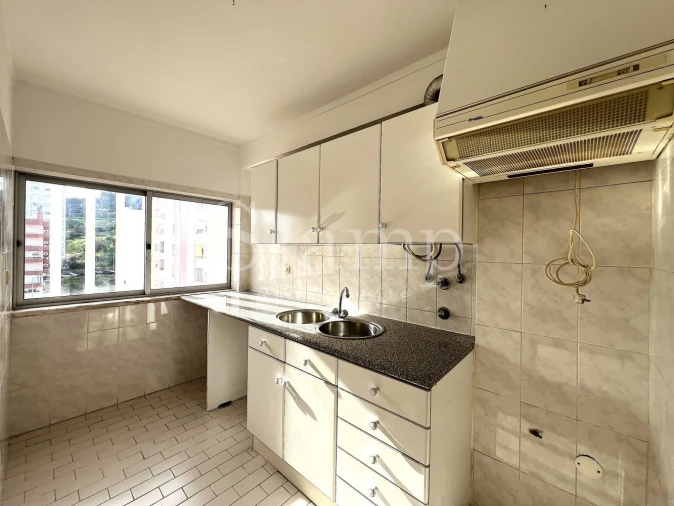 Apartamento T1 para Venda em Loures Foto 5