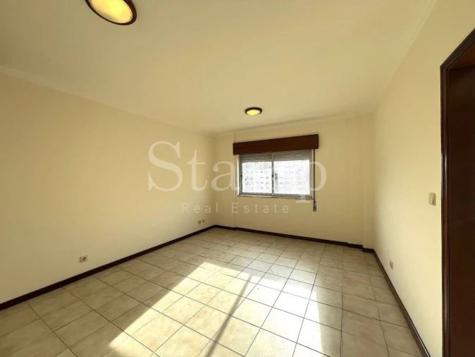 Apartamento T1 para Venda em Loures Foto 2