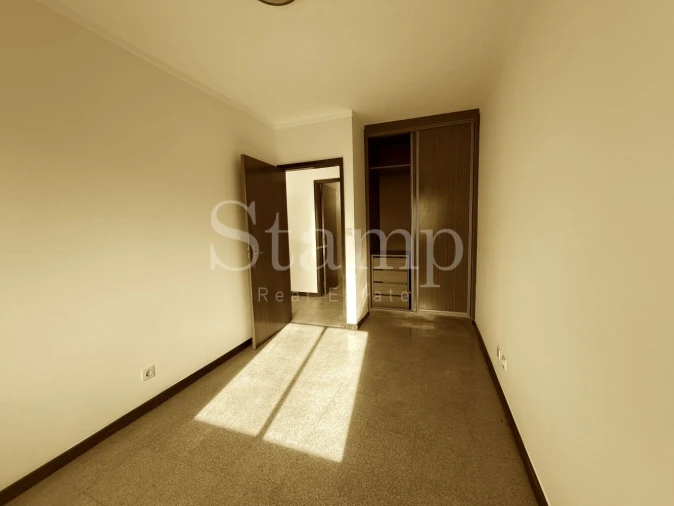 Apartamento T1 para Venda em Loures Foto 9