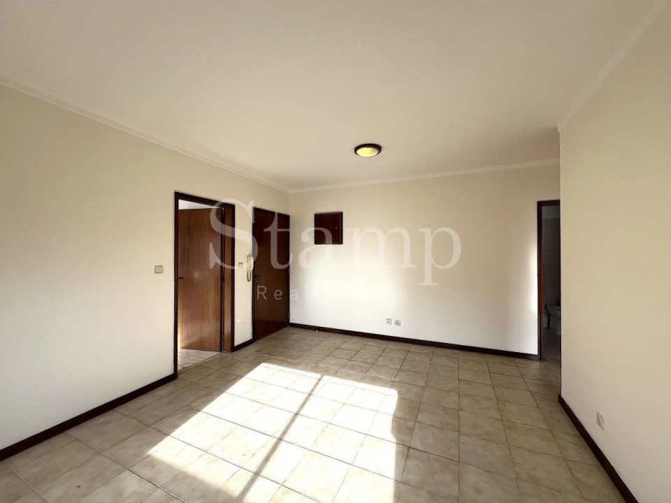 Apartamento T1 para Venda em Loures Foto 3