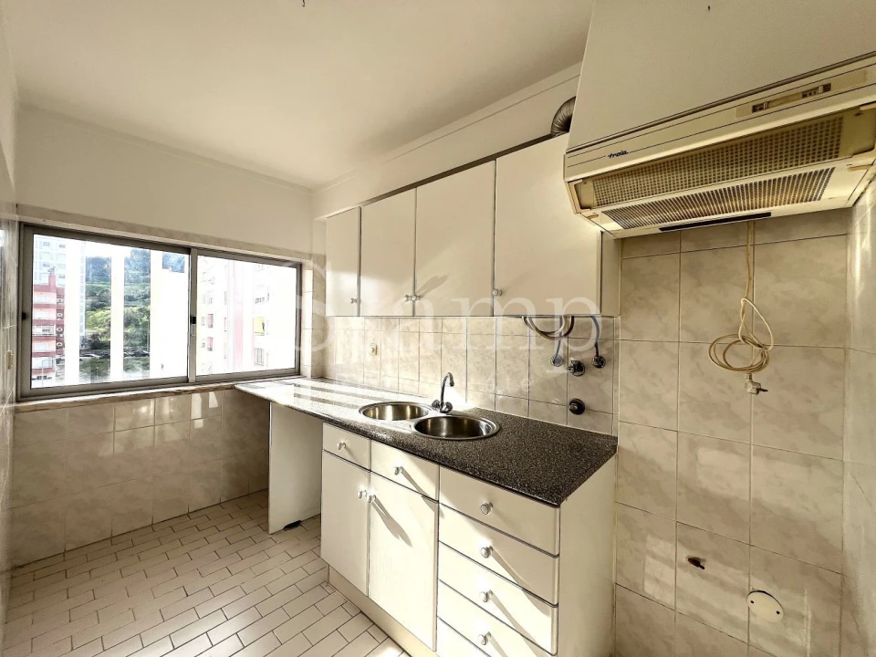 Apartamento T1 para Venda em Loures Foto 5