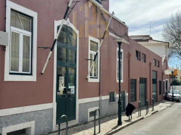 Loja para Venda em Carcavelos e Parede