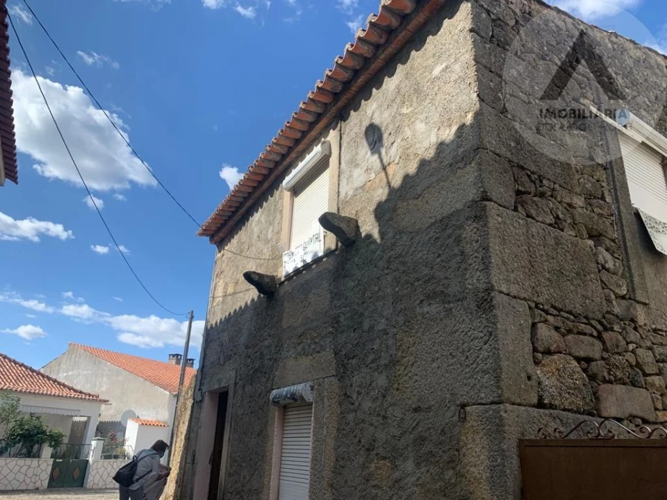 Moradia T1 para Venda em Alcains Foto 1