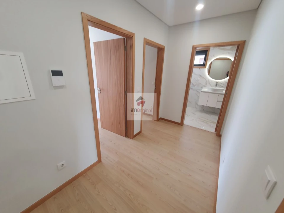 Moradia T3 para Venda em Madalena Foto 24