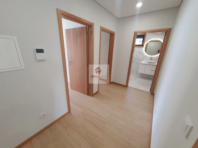 Moradia T3 para Venda em Madalena Foto 24