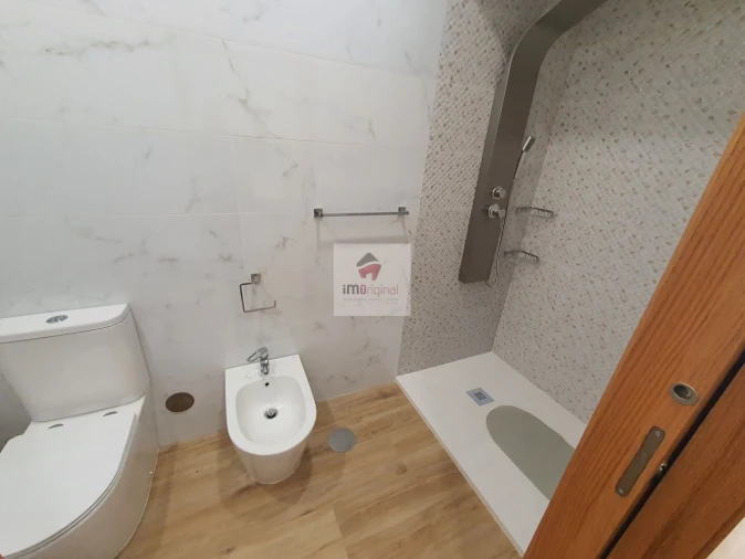 Moradia T3 para Venda em Madalena Foto 14