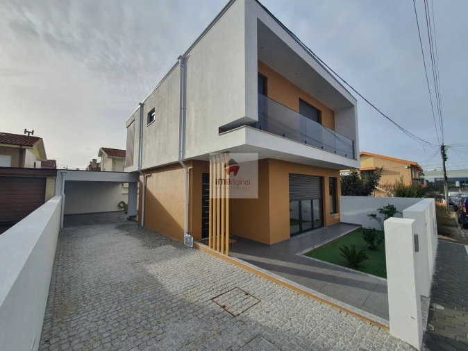 Moradia T3 para Venda em Madalena Foto 2