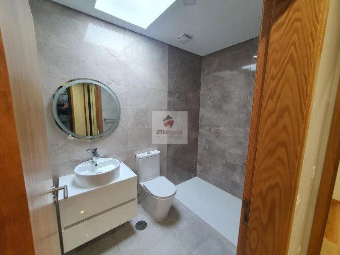 Moradia T3 para Venda em Madalena Foto 19