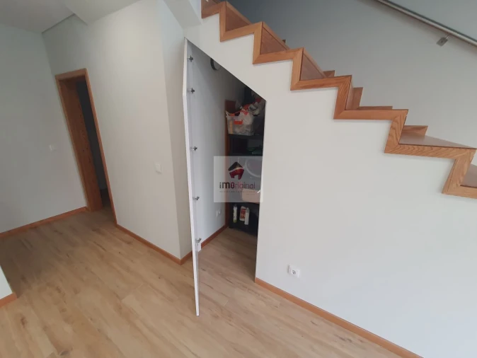 Moradia T3 para Venda em Madalena Foto 12