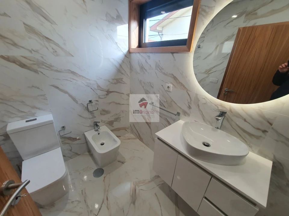 Moradia T3 para Venda em Madalena Foto 25