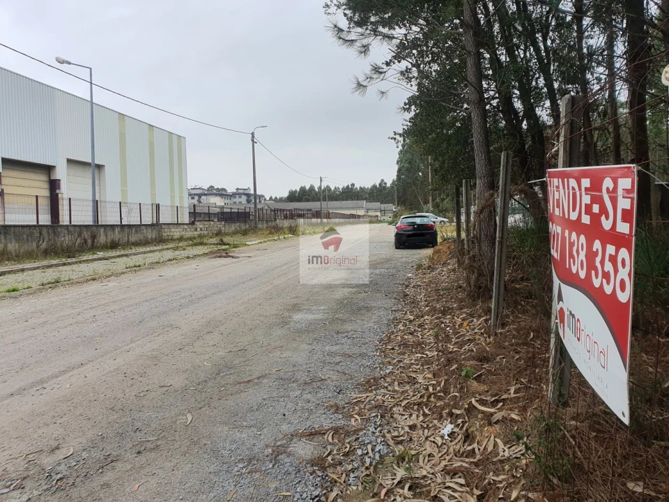 Terreno para Venda em Serzedo e Perosinho Foto 2
