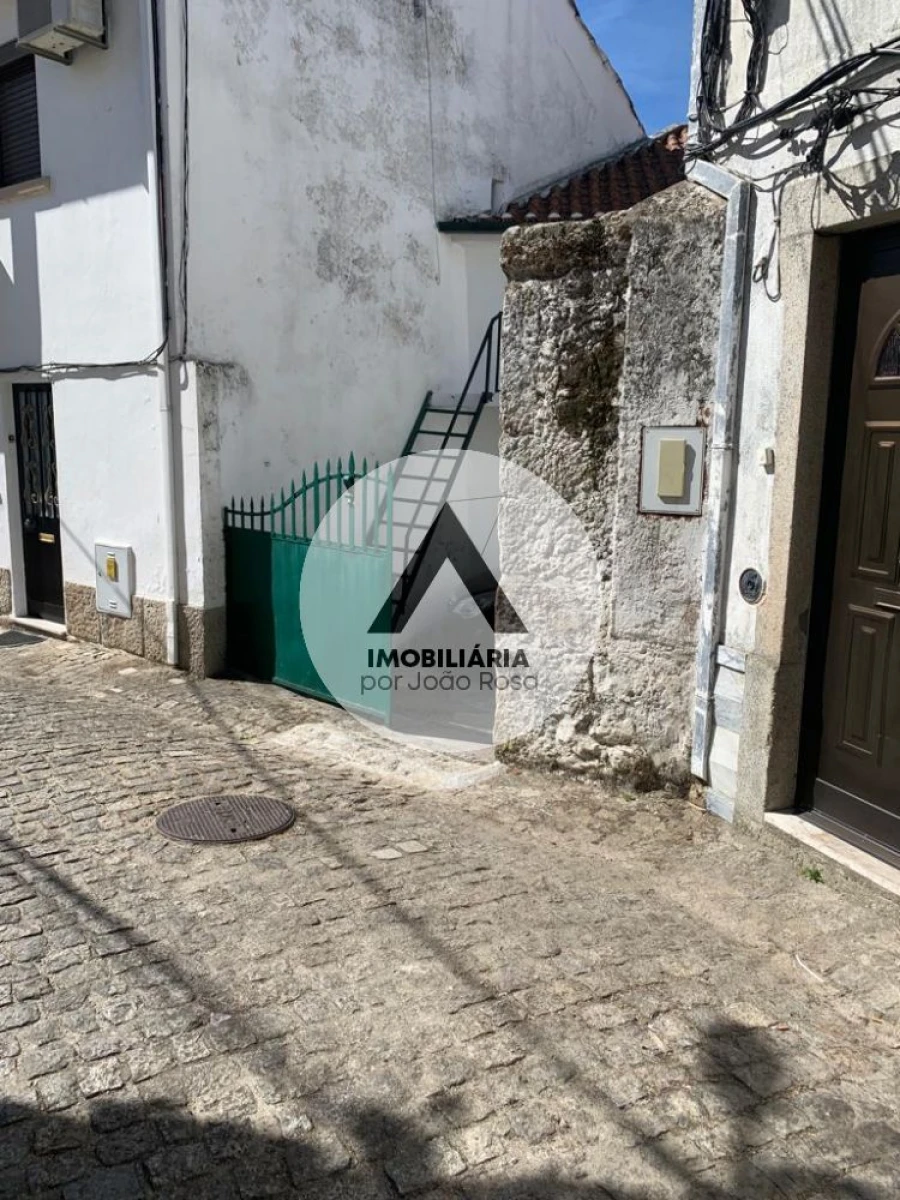 Moradia T3 para Venda em Alcains Foto 3