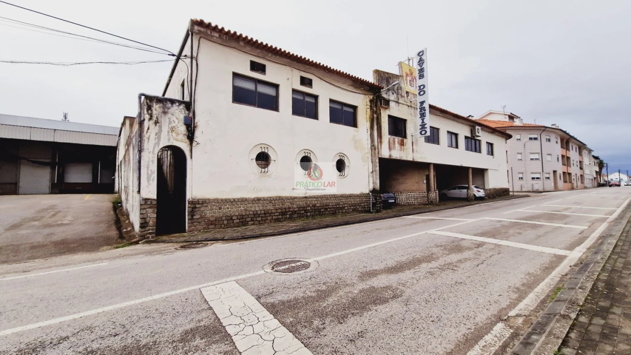 Loja para Venda em Arcos e Mogofores Foto 2