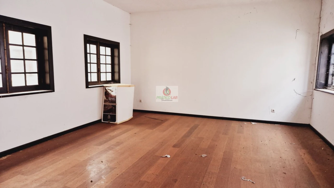 Loja para Venda em Arcos e Mogofores Foto 14