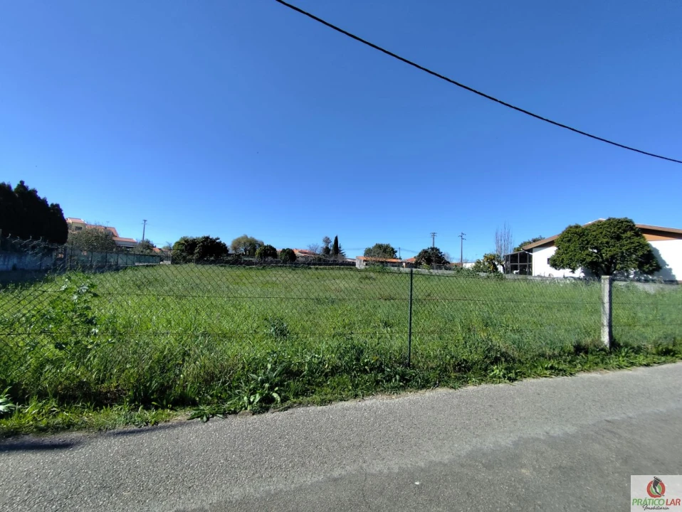 Terreno para Venda em Oiã Foto 1