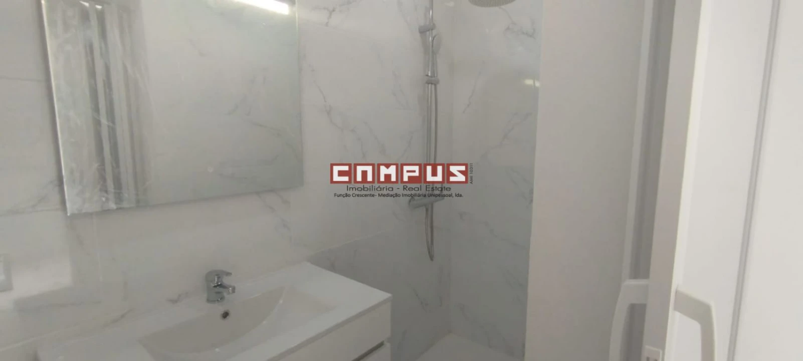 Moradia T3 para Venda em Arco da Calheta Foto 10