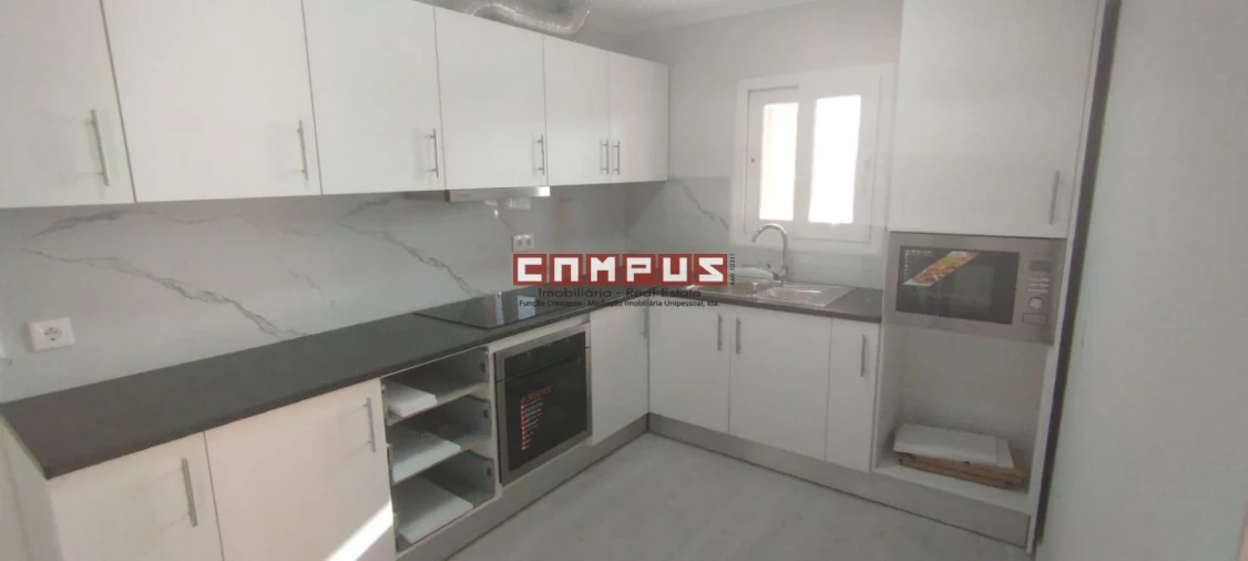 Moradia T3 para Venda em Arco da Calheta Foto 15