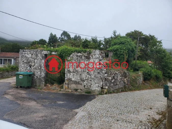 Quinta T0 para Venda em Loivo