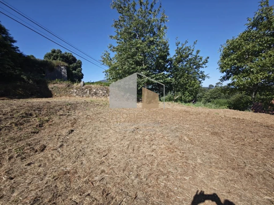 Moradia T3 para Venda em Cornes Foto 28