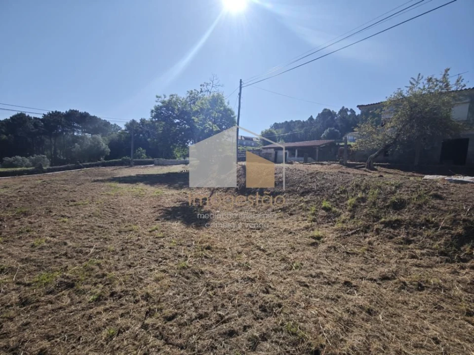 Moradia T3 para Venda em Cornes Foto 27