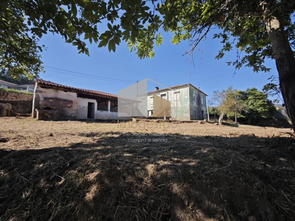 Moradia T3 para Venda em Cornes Foto 7