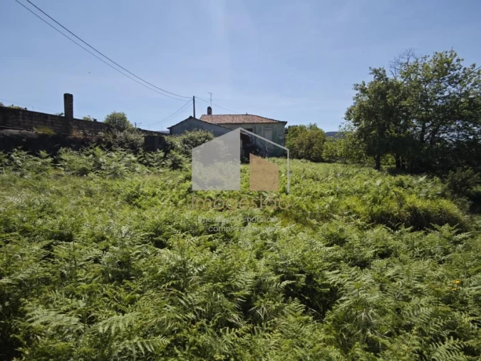 Moradia T3 para Venda em Cornes Foto 2