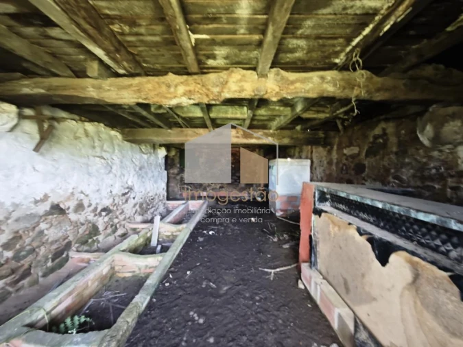 Moradia T3 para Venda em Cornes Foto 24