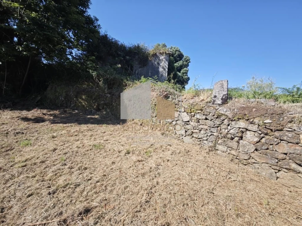 Moradia T3 para Venda em Cornes Foto 39