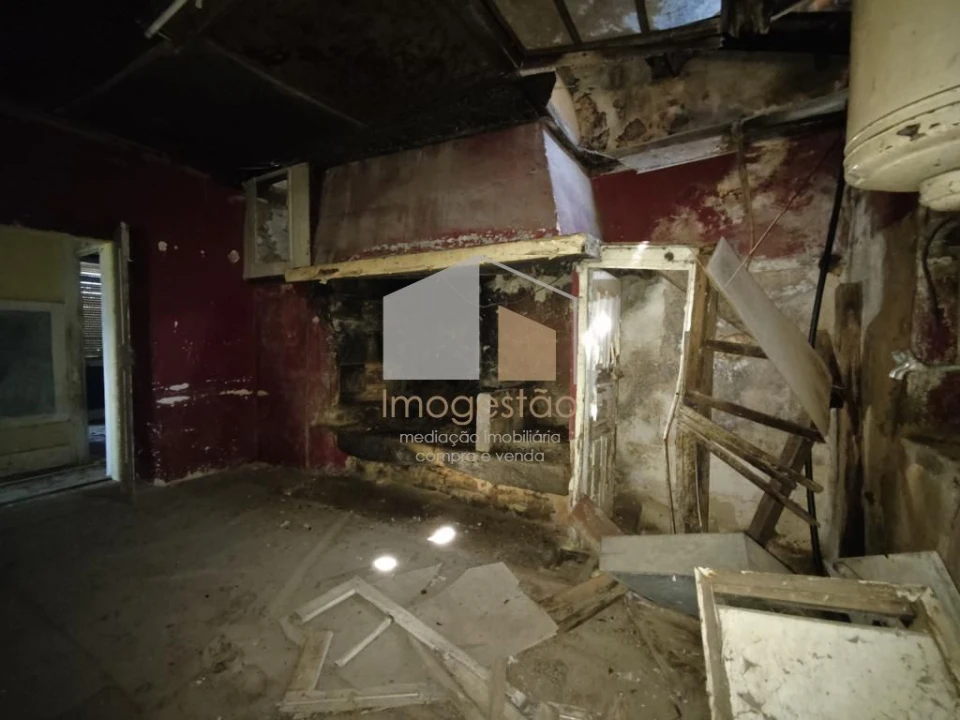 Moradia T3 para Venda em Cornes Foto 20