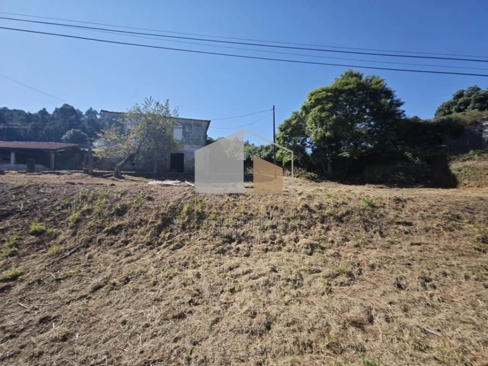 Moradia T3 para Venda em Cornes Foto 37