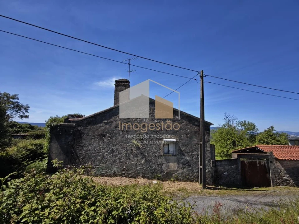 Moradia T3 para Venda em Cornes Foto 9