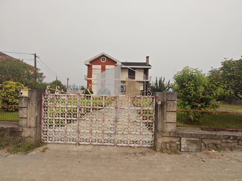 Moradia T4 para Venda em Campos e Vila Meã Foto 3