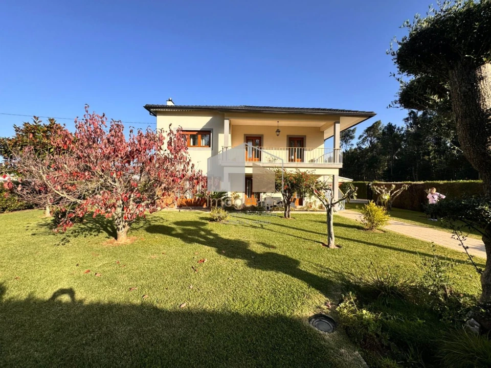 Moradia T4 para Venda em São Julião e Silva Foto 2