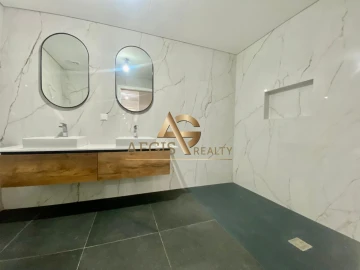 Apartamento T5 para Venda em Funchal (São Pedro)