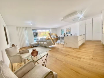 Apartamento T5 para Venda em Funchal (São Pedro)