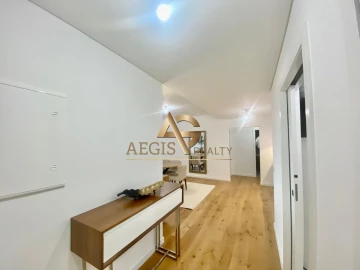Apartamento T5 para Venda em Funchal (São Pedro)