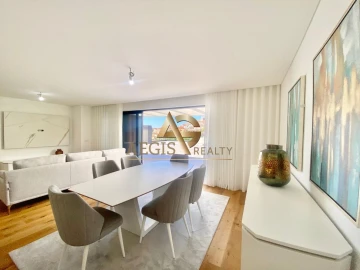 Apartamento T5 para Venda em Funchal (São Pedro)