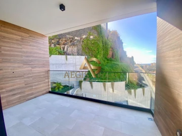Apartamento T5 para Venda em Funchal (São Pedro)